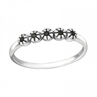 Ring zilver met 5 bloemen met zwarte steen