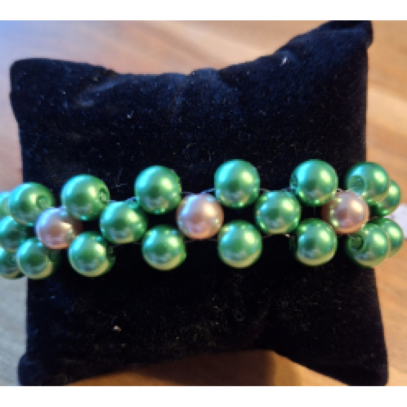 Kralenarmband dames groen glasparels met een beige glasparel