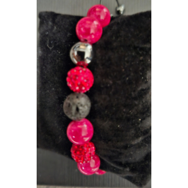 Armband rood, zwart met shamballa kralen