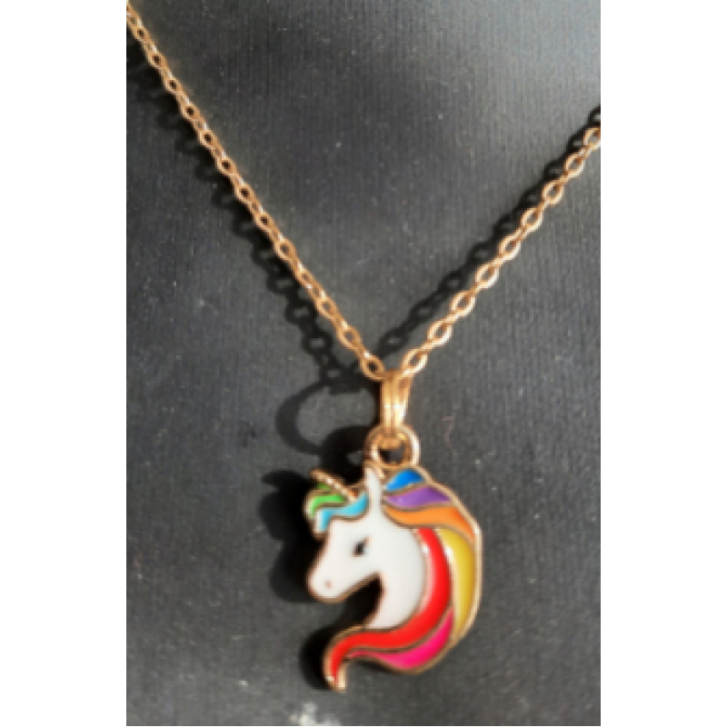 Kinderketting goudkleur met als hanger een eenhoorn in rood/geel/rose