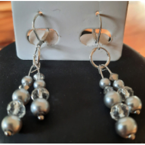 Oorbellen grijs met doorzichtige glaskralen