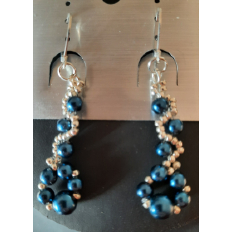 Oorbellen met blauwe glasparels en miyuki kralen