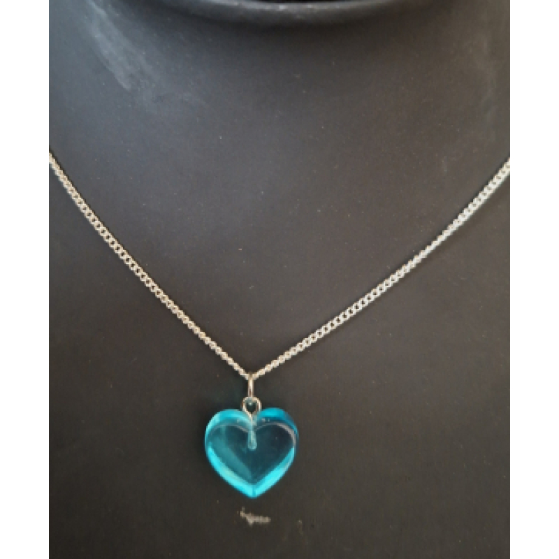 Ketting zilver met een hart als hanger in blauw