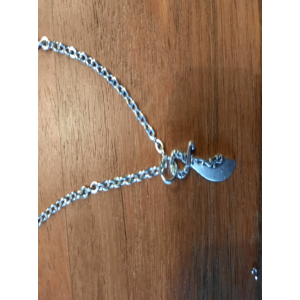 Ketting met hanger: zwaard