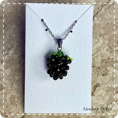 Braamhanger van glas met ketting (lampwork)