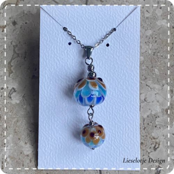 Bruin blauwe lotushanger van glas met ketting (lampwork)