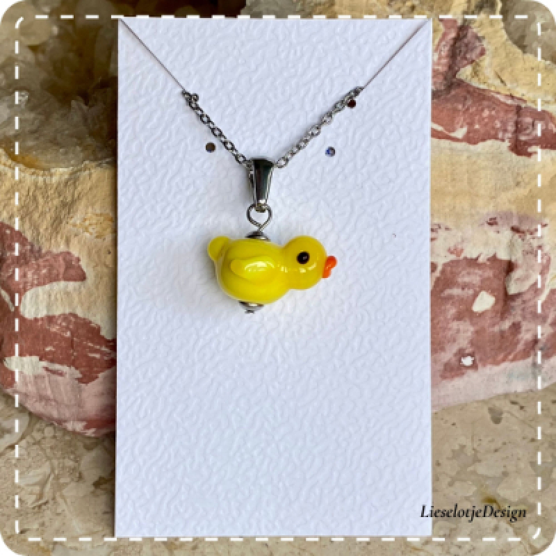 Hanger Badeendje van glas met ketting (lampwork)