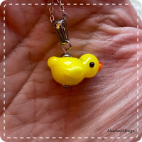 Hanger Badeendje van glas met ketting (lampwork)