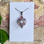 Daliah paars/creme van glas met ketting (lampwork)