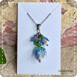 Bloemknophanger lichtblauw van glas met ketting (lampwork)