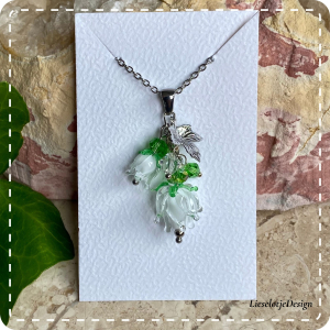 Bloemknophanger wit van glas met ketting (lampwork)