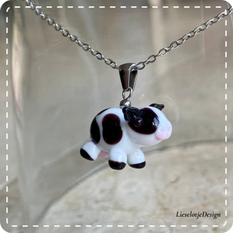 Hanger koetje met ketting (lampwork)