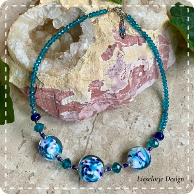 Lentil aqua ketting van glas (lampwork)