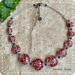 Lentil roze-rood (lampwork)