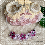 Roze bloemketting van glas (lampwork)