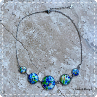 Cabochon ketting in blauw-groene tinten (lampwork)