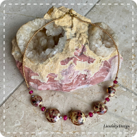 Lentil fuchsia-paars-bruin ketting (lampwork)