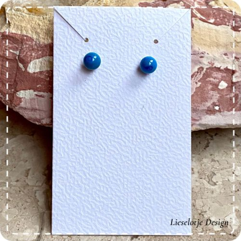 Turquoise bol oorknopjes van glas (lampwork)