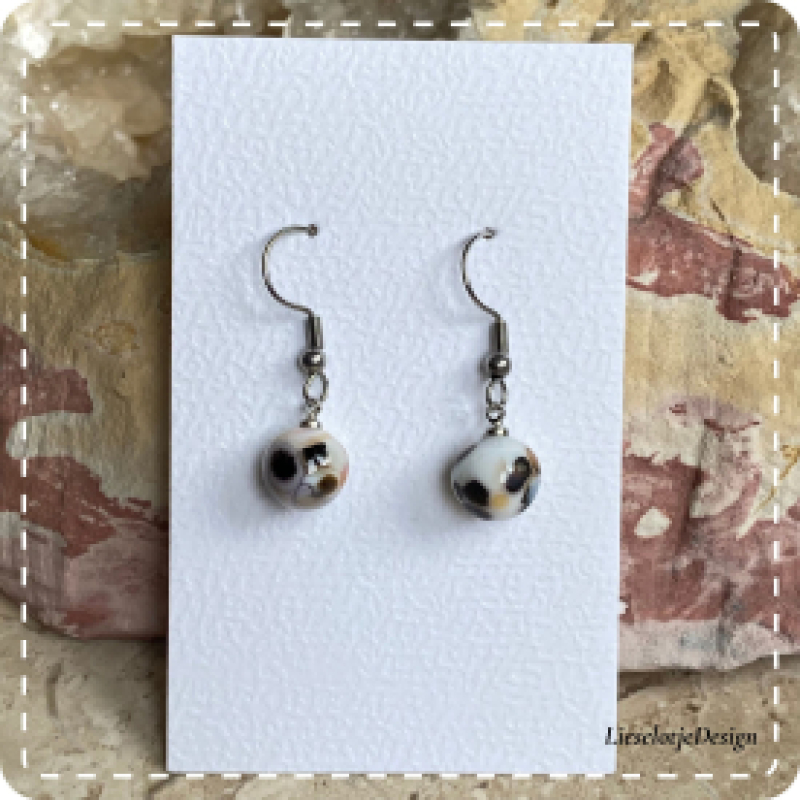 Bolvormige confetti-frit oorbel koffie van glas (lampwork)