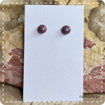 Paarse oorknopjes van glas (lampwork)