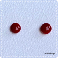 Dieprode oorknopjes van glas (lampwork)