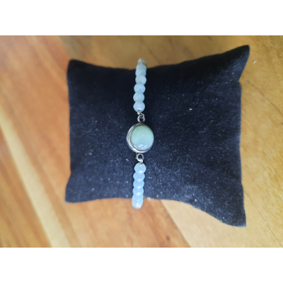 Kralenarmband dames mint/wit met cabochon