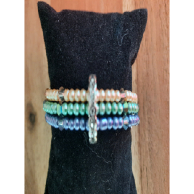 Kralenarmband dames  met 3 rijen glasparels.