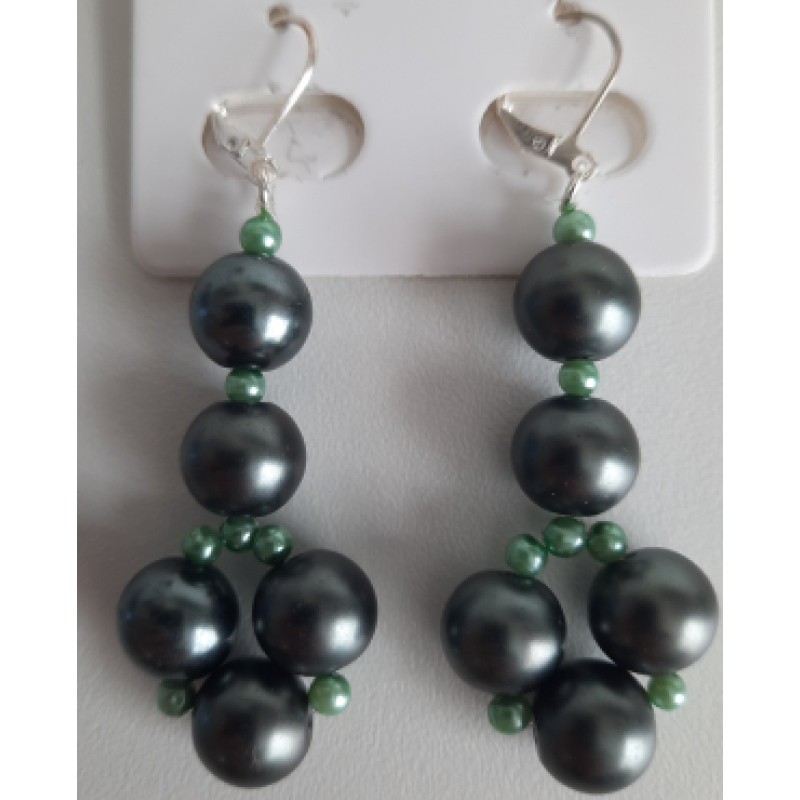 Oorbellen met 5 grote glasparels groen 