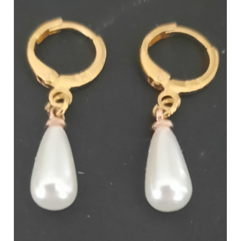Oorbellen met glaspareldruppel  goldplated