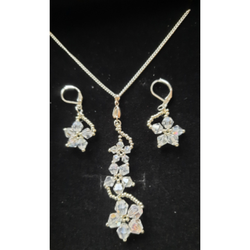 Sieraden setje met ketting en oorbellen (zilver)