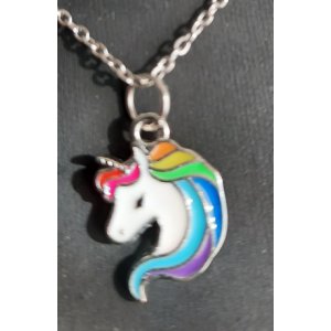 Kinderketting zilverkleur met als hanger een eenhoorn in blauw/paars